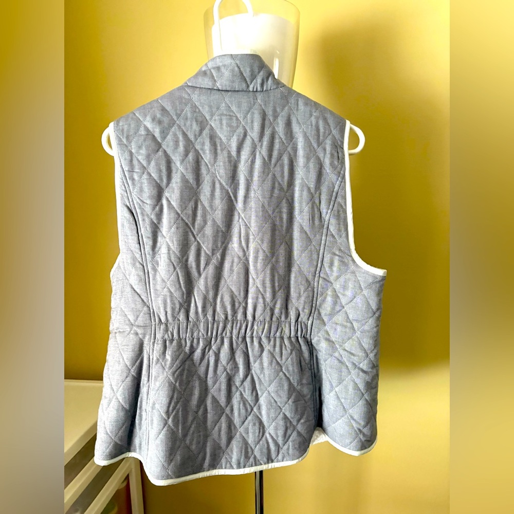 Reversible vest